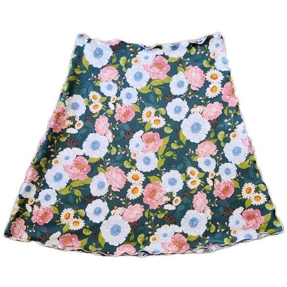 Haystacks Reversible Floral Bias Skirt | Blue Toile & Green Garden Print | Small - Picture 3 of 8